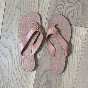 Tory Burch Pink Leather Thong Sandals – Gold Logo Flip Flops